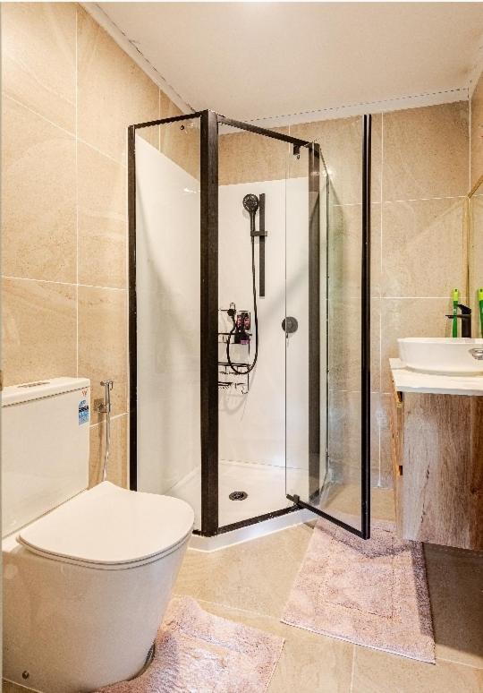 Lux. Room With Ensuite Wellington Exterior photo